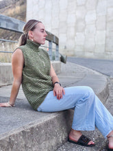 Load image into Gallery viewer, pattern - zip collar vest 056 pdf