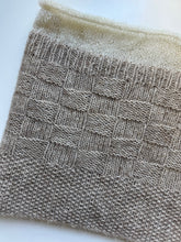 Load image into Gallery viewer, pattern - infinity scarf 061 pdf