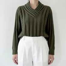 Load image into Gallery viewer, possum yarn olive