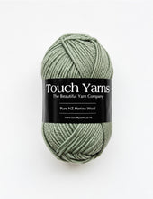 Load image into Gallery viewer, pure merino 8ply - sage - 862