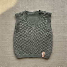 Load image into Gallery viewer, pattern - little diamond vest 150 pdf