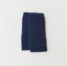 Load image into Gallery viewer, knit shepherd - cascade merino mittens