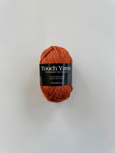 Load image into Gallery viewer, pure merino 8ply - carrot 846