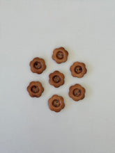 Load image into Gallery viewer, buttons - wooden flowers