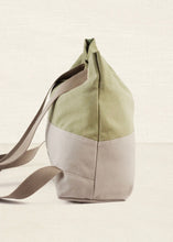 Load image into Gallery viewer, eco vita - knitting &amp; crochet backpack