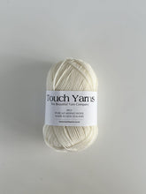 Load image into Gallery viewer, pure merino 4ply - natural - 203