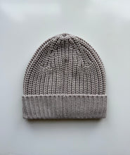 Load image into Gallery viewer, merino beanie - fisherman’s rib
