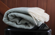 Load image into Gallery viewer, mt somers station - lambs wool blanket - seagrass herringbone