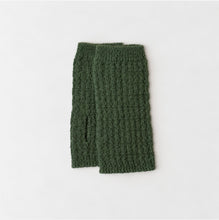 Load image into Gallery viewer, knit shepherd - cascade merino mittens