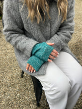 Load image into Gallery viewer, mohair silk - emerald green