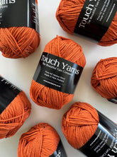 Load image into Gallery viewer, pure merino 8ply - carrot 846