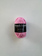 Load image into Gallery viewer, pure merino 8ply - bubblegum 881