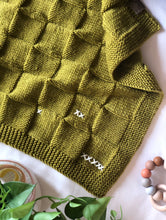 Load image into Gallery viewer, pure merino 8ply - pistachio - 810