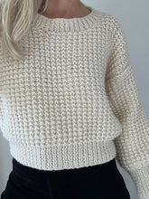 Load image into Gallery viewer, chunky yarn snow