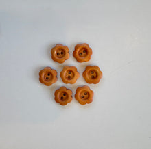 Load image into Gallery viewer, buttons - wooden flowers
