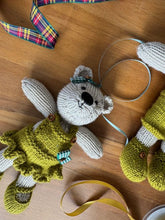 Load image into Gallery viewer, pattern - eamon &amp; aoife bears