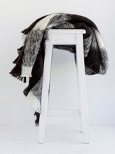 Load image into Gallery viewer, windermere alpaca throw  - friesian