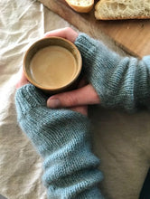 Load image into Gallery viewer, pattern - neckerchief 177 pdf (plus free mittens pattern 178)