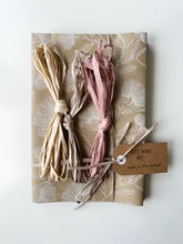 Load image into Gallery viewer, wrapping paper set - printed in NZ - christmas